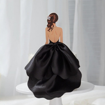 Topper na tort Dziewczyna Kobieta w atłasowej sukni Czarna 10234