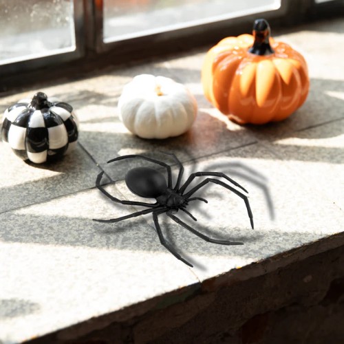 Dekoracja pająk plastikowy Czarna Wdowa Halloween PP136690